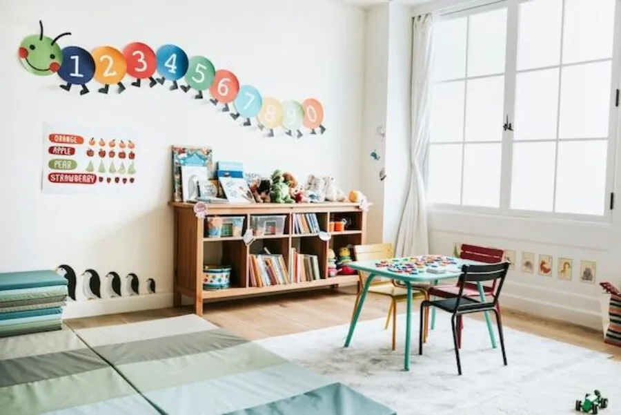 Drewniane zabawki edukacyjne Montessori: Klucz do rozwoju dziecka przez zabawę